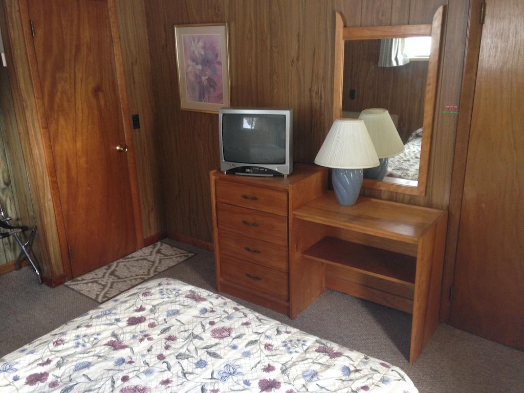 Amber Lantern Motel Lake George Oda fotoğraf